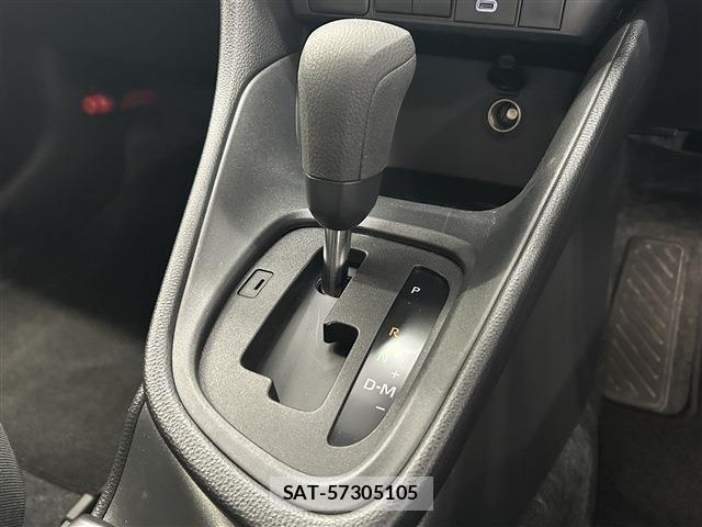 Toyota YARIS 2024-12 8747082-22