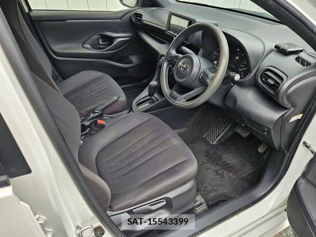 Toyota YARIS 2021-03 8747088-13