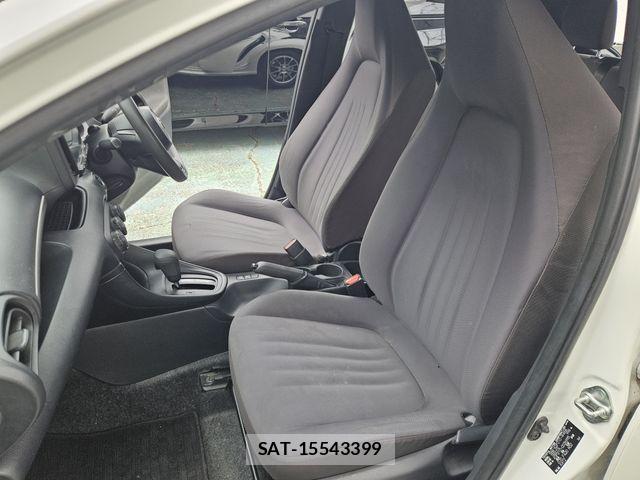 Toyota YARIS 2021-03 8747088-19
