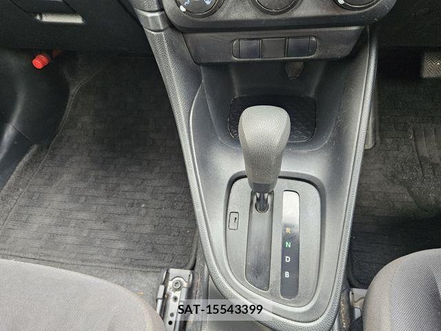 Toyota YARIS 2021-03 8747088-24