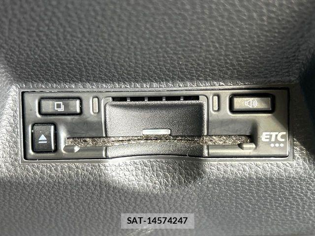 Toyota YARIS 2024-07 8747083-6