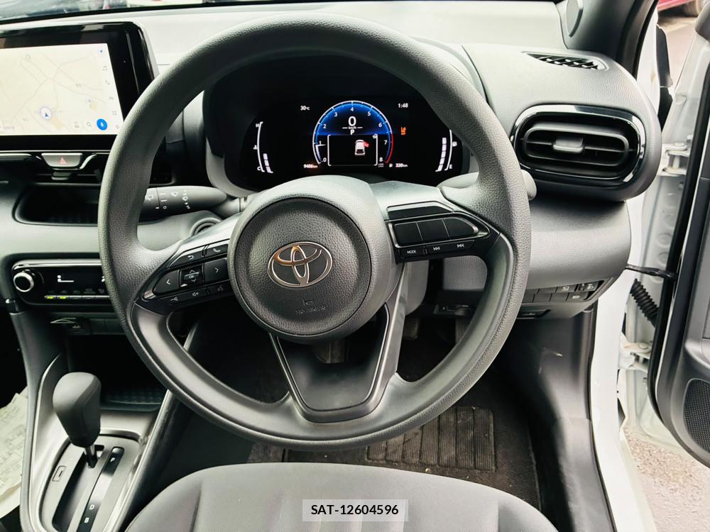 Toyota YARIS 2025-08 8684899-14