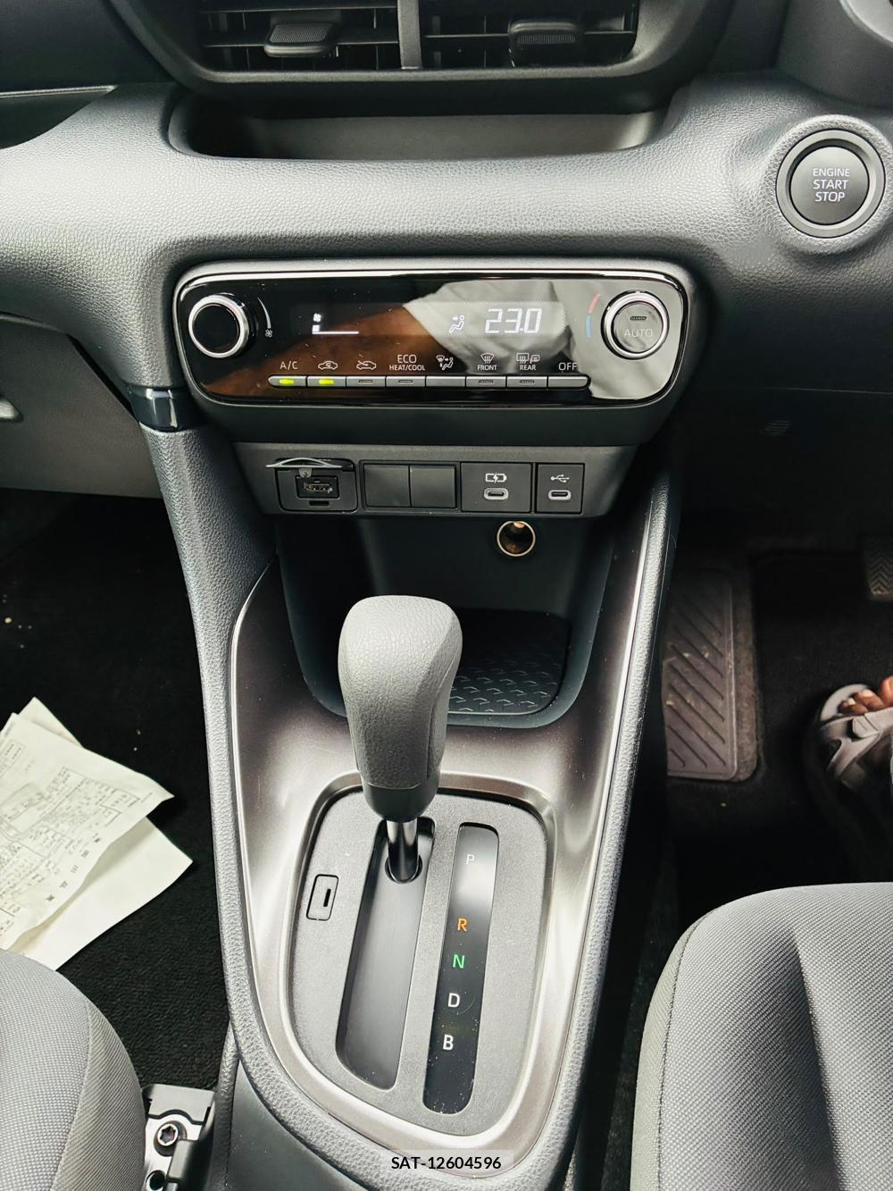 Toyota YARIS 2025-08 8684899-19