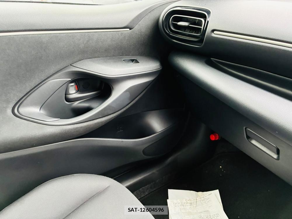 Toyota YARIS 2025-08 8684899-22