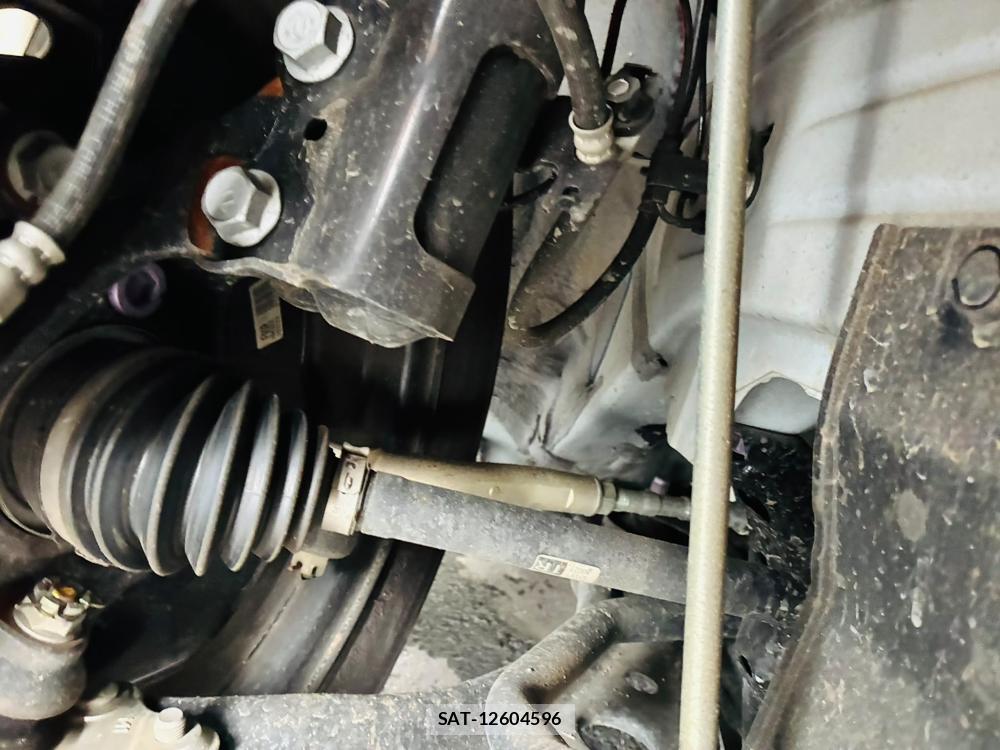 Toyota YARIS 2025-08 8684899-32