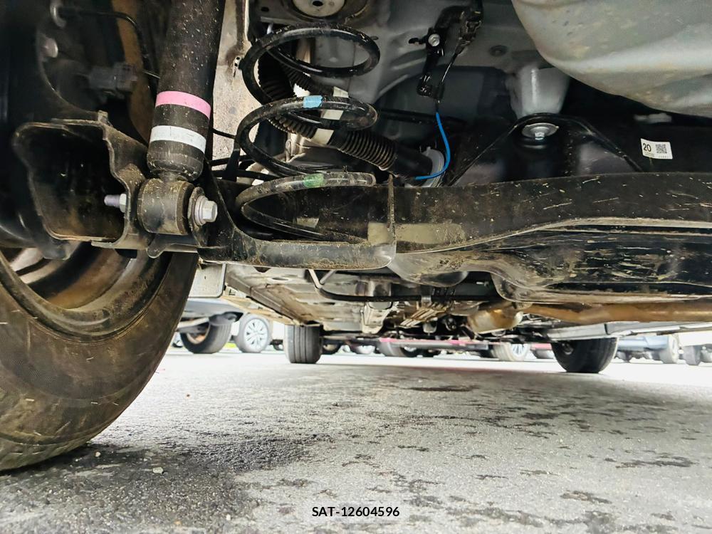 Toyota YARIS 2025-08 8684899-34