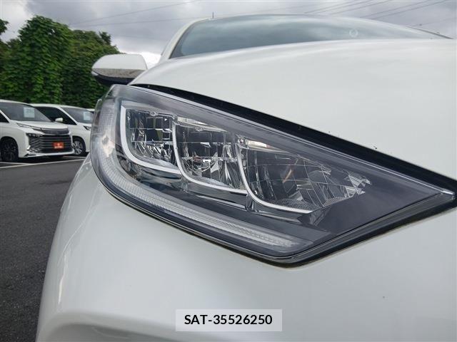 Toyota YARIS 2020-04 8798022-11