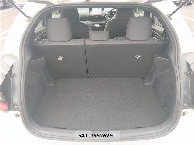 Toyota YARIS 2020-04 8798022-16