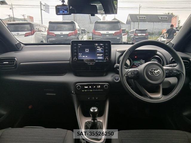 Toyota YARIS 2020-04 8798022-17