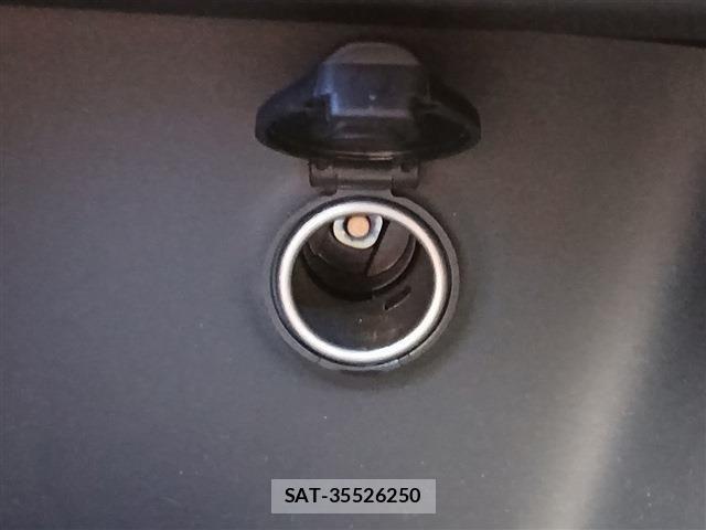 Toyota YARIS 2020-04 8798022-23