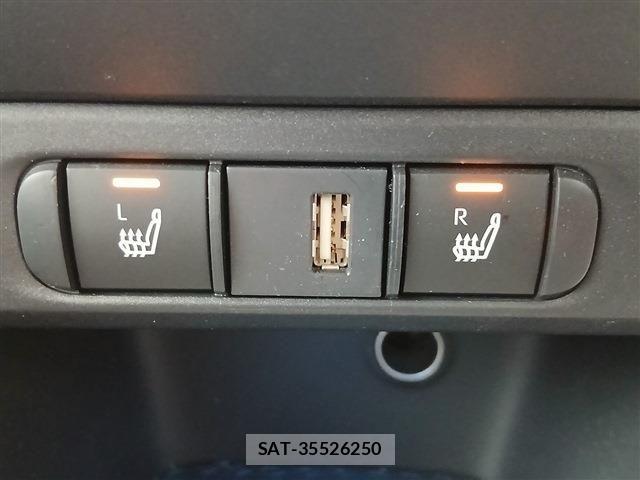 Toyota YARIS 2020-04 8798022-24