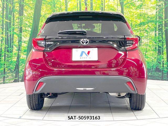 Toyota YARIS 2021-04 8798025-14