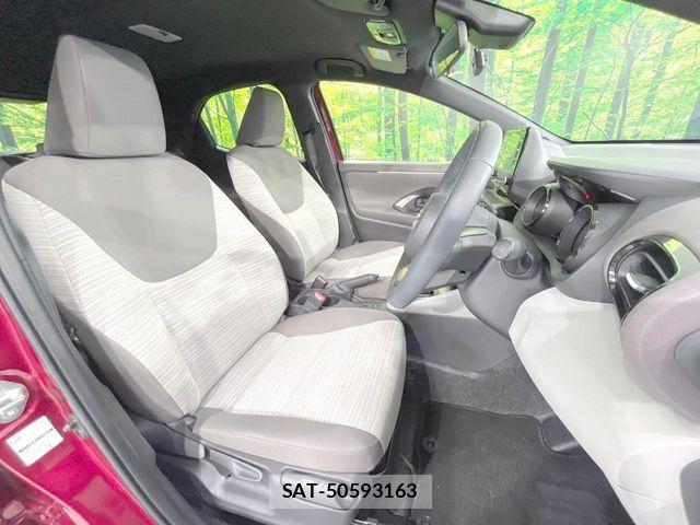 Toyota YARIS 2021-04 8798025-7