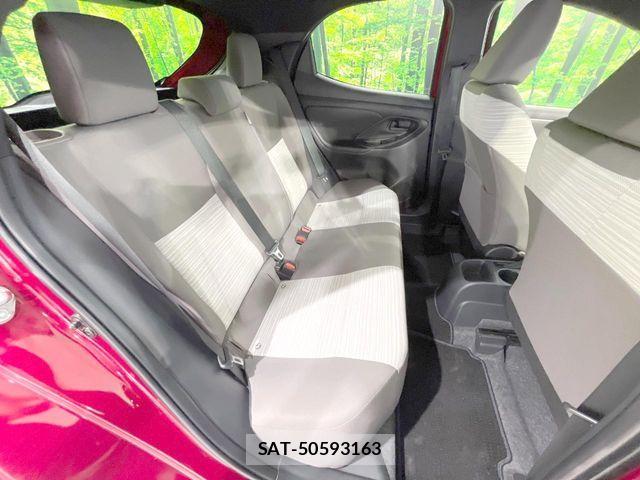Toyota YARIS 2021-04 8798025-8