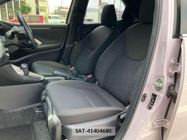 Toyota YARIS 2020-06 8798026-11