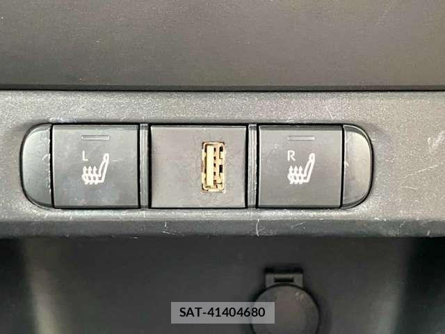 Toyota YARIS 2020-06 8798026-25