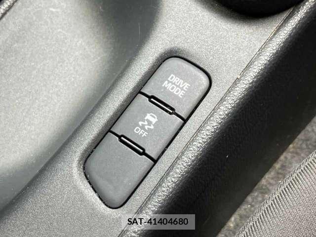 Toyota YARIS 2020-06 8798026-26