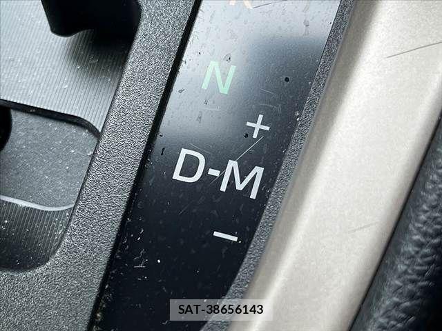 Toyota YARIS 2023-12 8798023-19