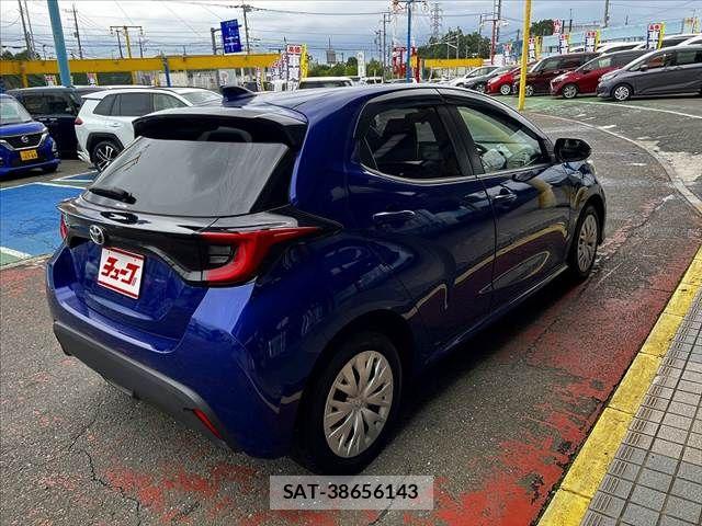 Toyota YARIS 2023-12 8798023-6