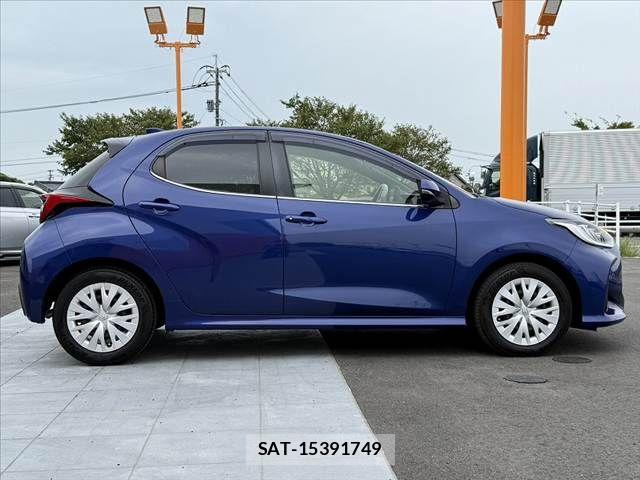 Toyota YARIS 2022-05 8832687-11