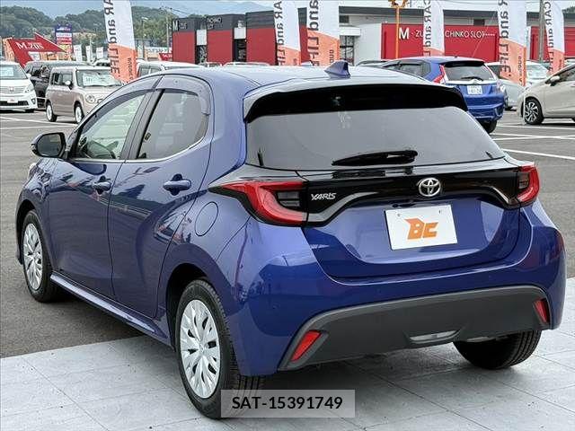Toyota YARIS 2022-05 8832687-14