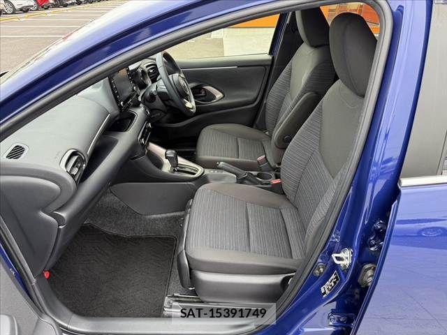 Toyota YARIS 2022-05 8832687-16