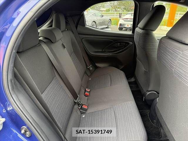 Toyota YARIS 2022-05 8832687-17