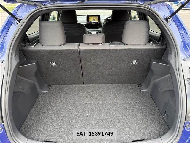 Toyota YARIS 2022-05 8832687-19