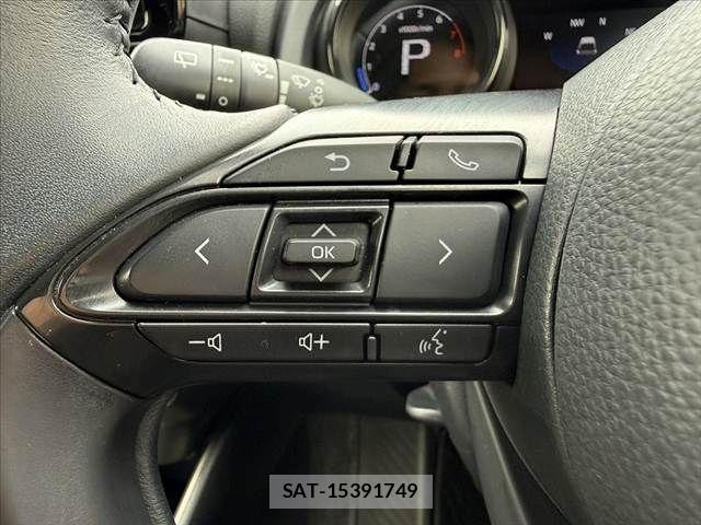 Toyota YARIS 2022-05 8832687-23