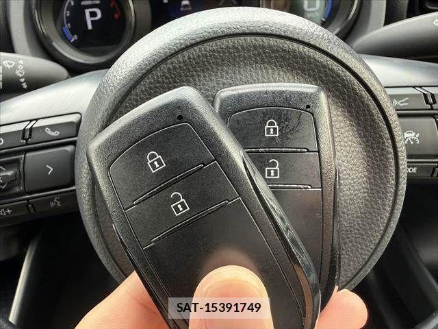 Toyota YARIS 2022-05 8832687-25
