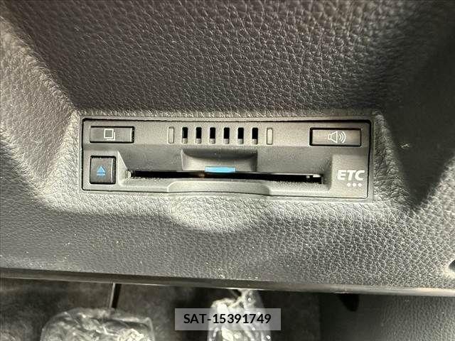 Toyota YARIS 2022-05 8832687-6