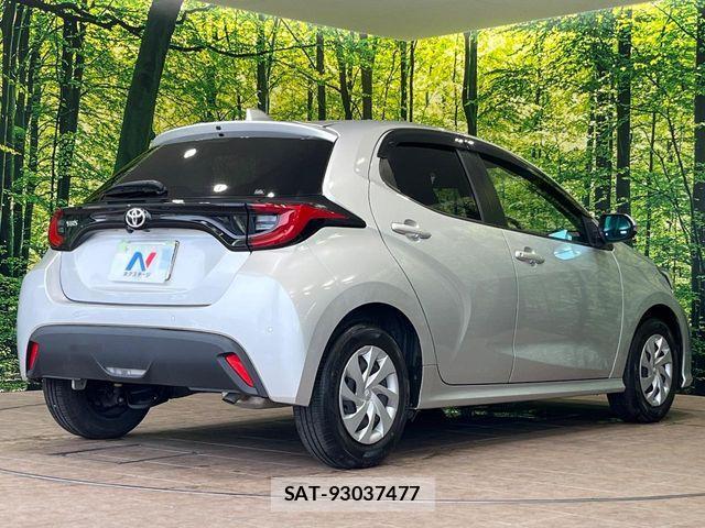 Toyota YARIS 2021-12 8832689-16