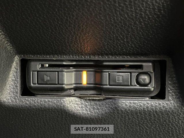 Toyota YARIS 2022-08 8832688-5