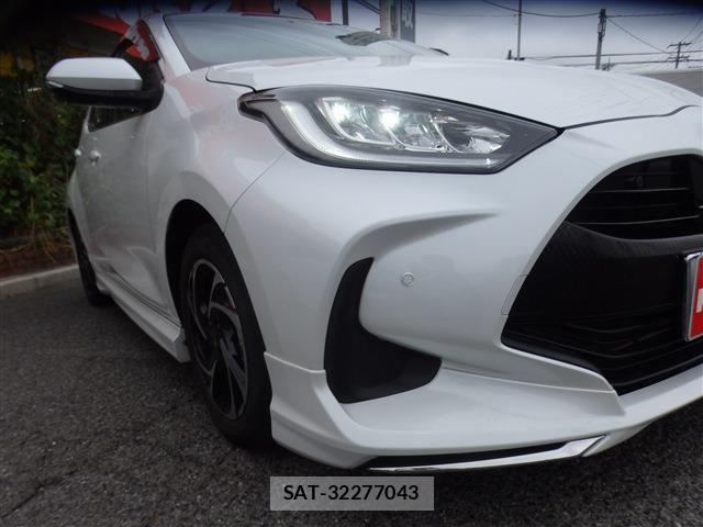 Toyota YARIS 2022-12 8832684-9