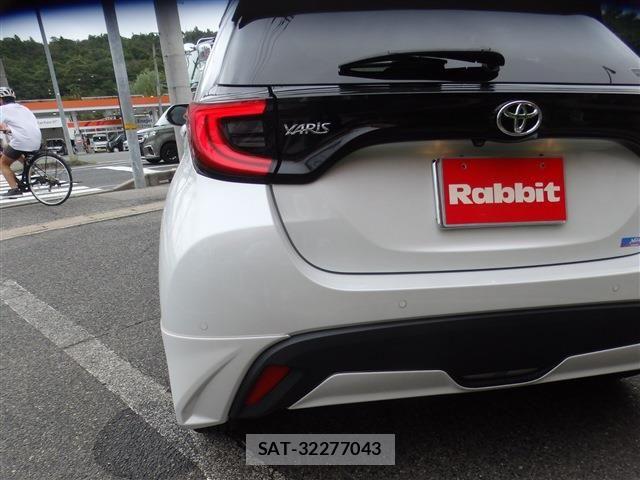 Toyota YARIS 2022-12 8832684-12