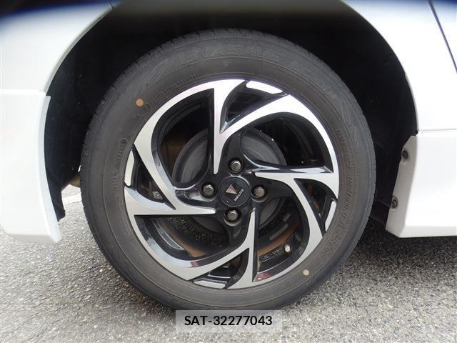 Toyota YARIS 2022-12 8832684-17