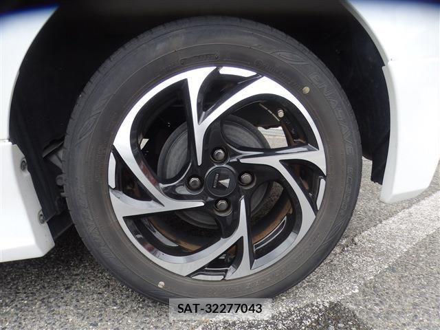 Toyota YARIS 2022-12 8832684-18