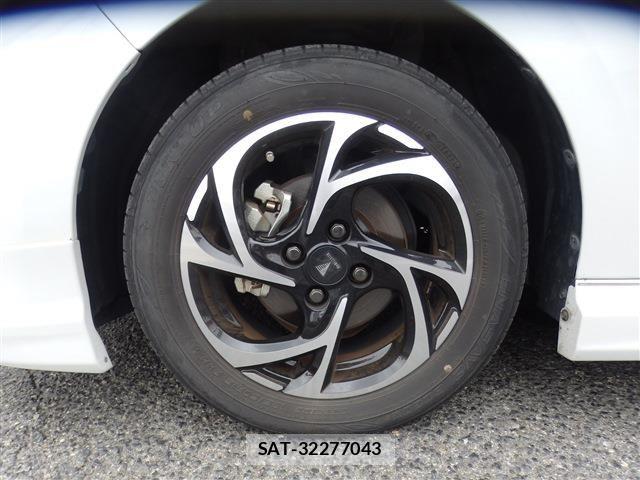 Toyota YARIS 2022-12 8832684-19