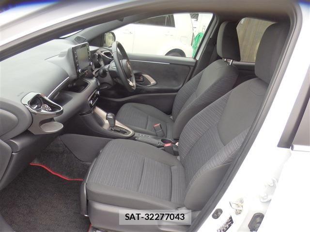 Toyota YARIS 2022-12 8832684-21