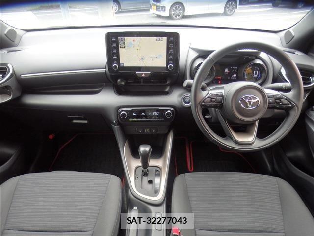 Toyota YARIS 2022-12 8832684-24