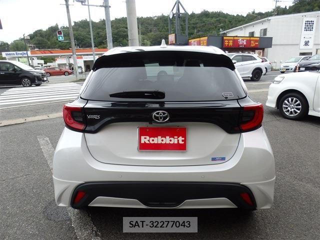Toyota YARIS 2022-12 8832684-6