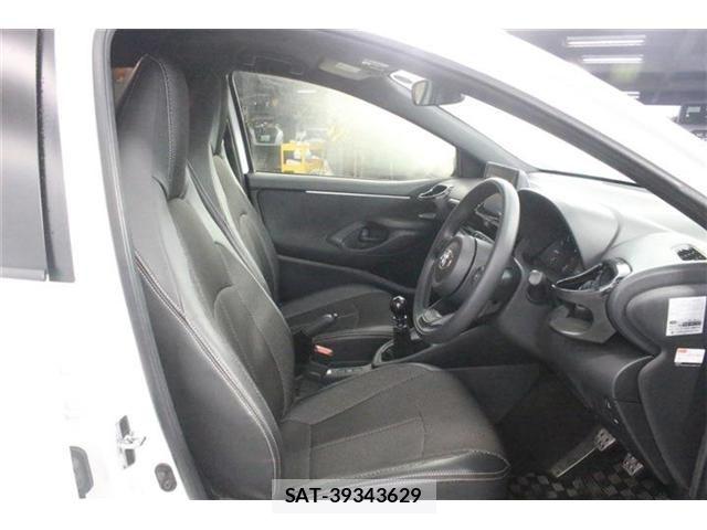 Toyota YARIS 2024-01 8851206-26