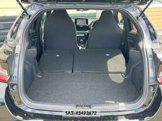 Toyota YARIS 2025-03 8872483-11