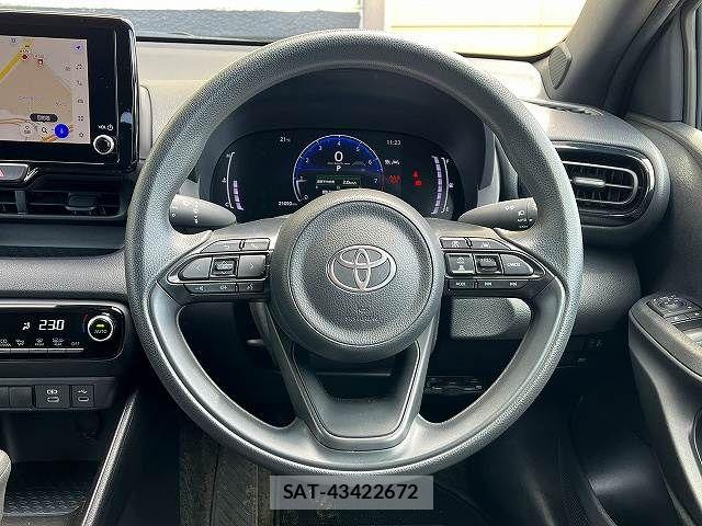 Toyota YARIS 2025-03 8872483-13