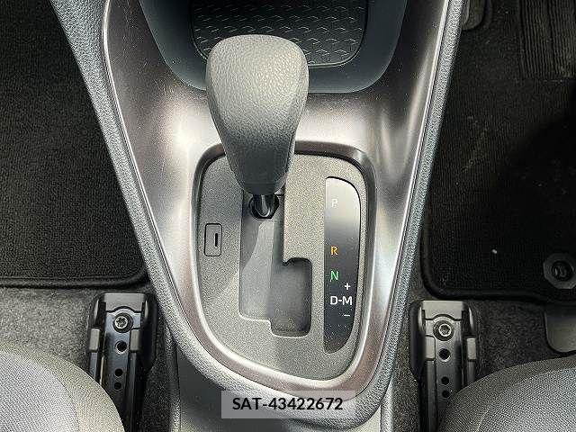 Toyota YARIS 2025-03 8872483-17