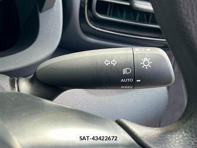 Toyota YARIS 2025-03 8872483-26