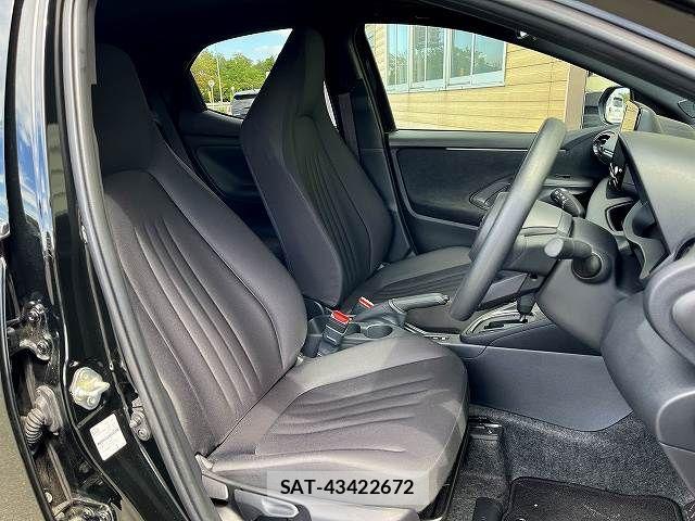 Toyota YARIS 2025-03 8872483-6