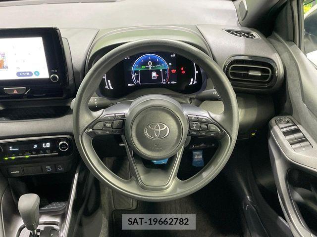 Toyota YARIS 2025-08 8883141-11
