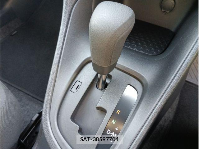 Toyota YARIS 2023-10 8883147-13