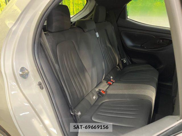 Toyota YARIS 2024-07 8883135-9